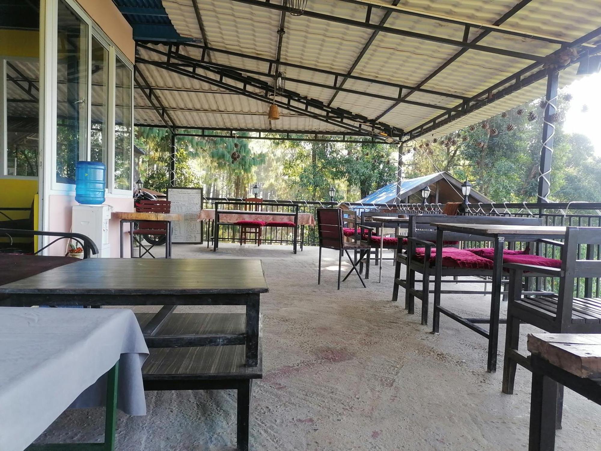 Jungle Crown Organic Homestay ナガルコット エクステリア 写真