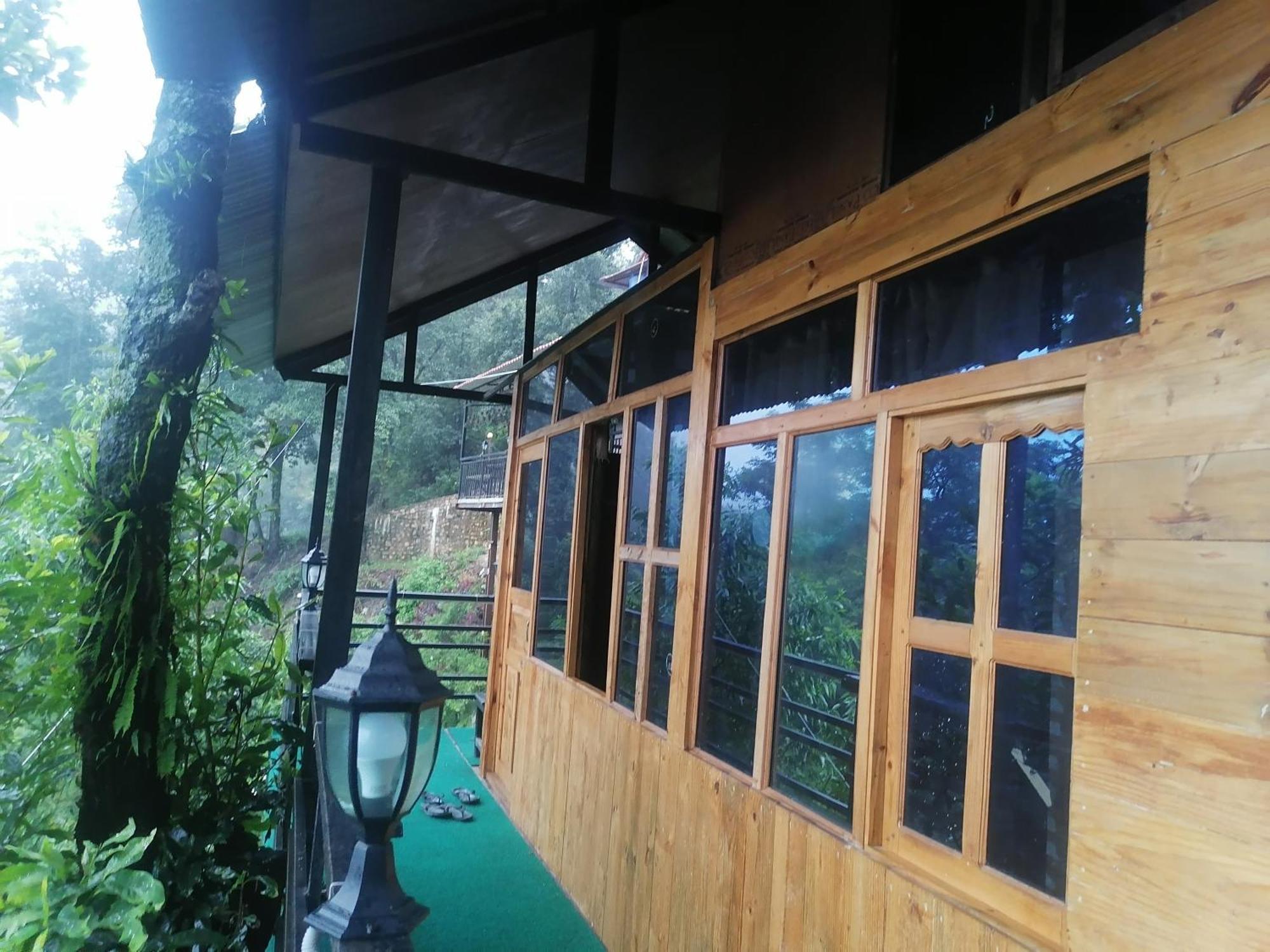 Jungle Crown Organic Homestay ナガルコット エクステリア 写真