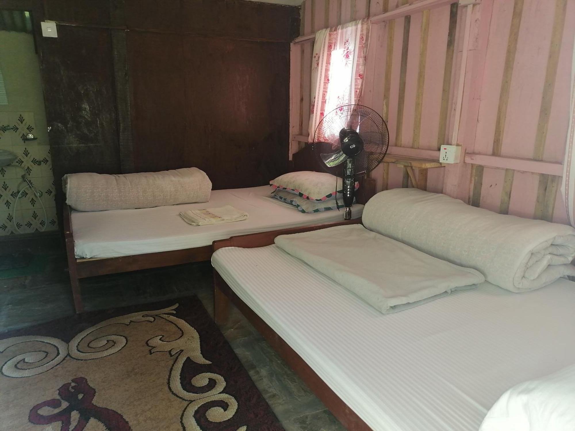 Jungle Crown Organic Homestay ナガルコット 部屋 写真